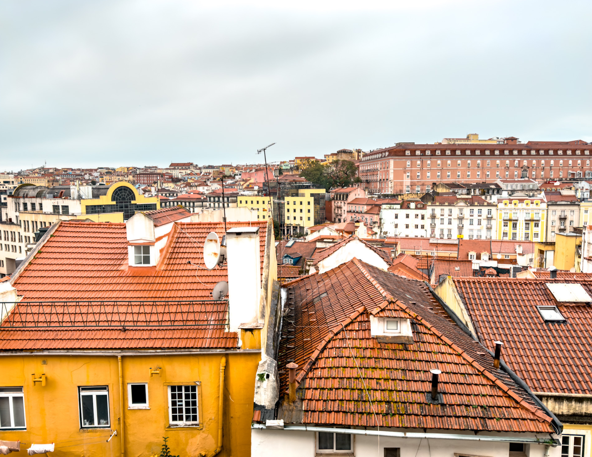 EVERYTHING YOU NEED TO KNOW BEFORE VISITING LISBON.png