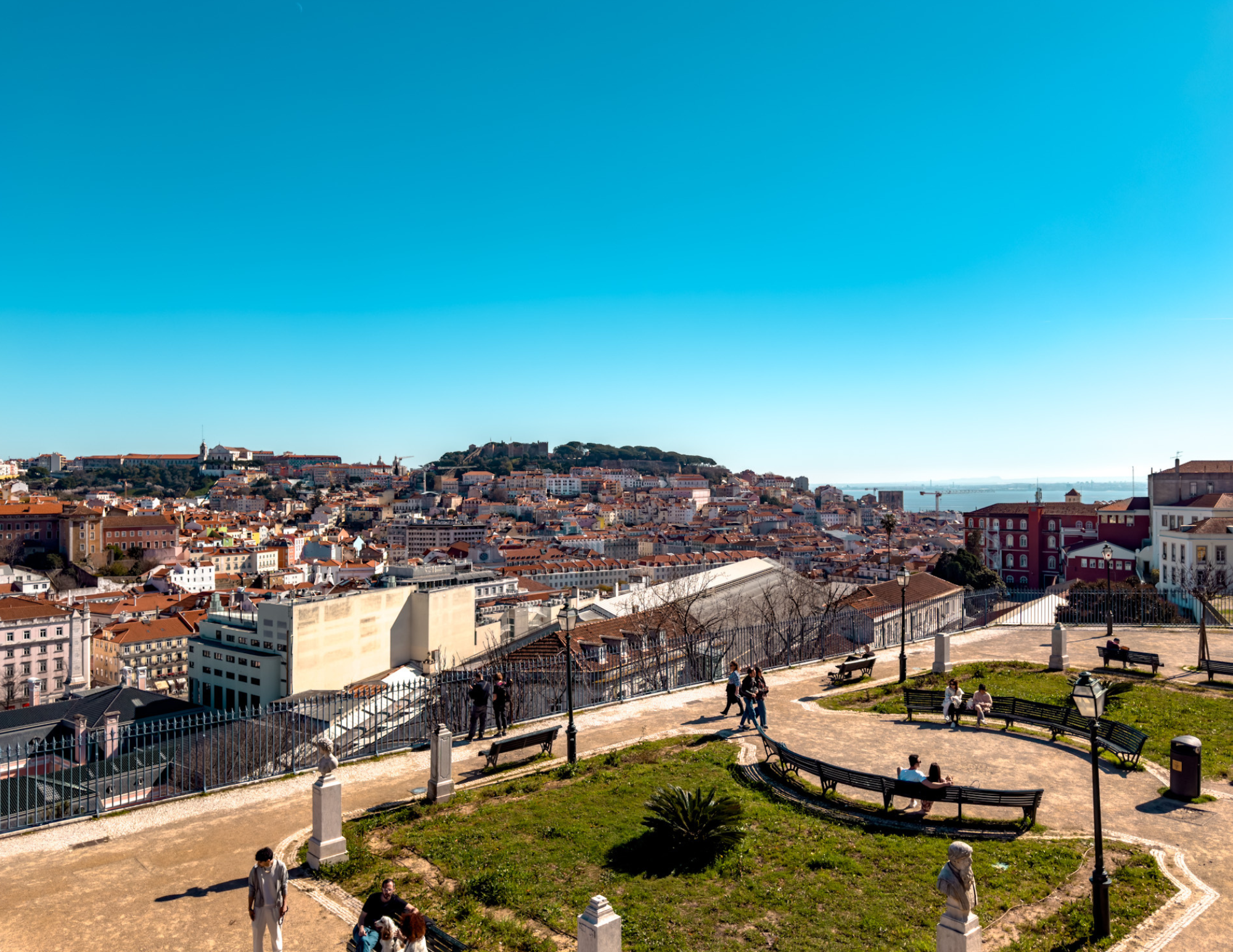 Miradouro de São Pedro de Alcântara (2).png